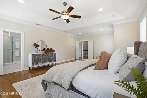 1052 Holly Lane Jacksonville FL 32207