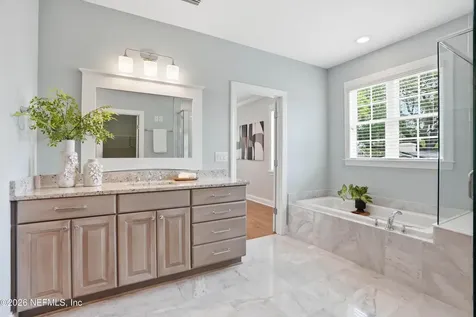 1052 Holly Lane Jacksonville FL 32207
