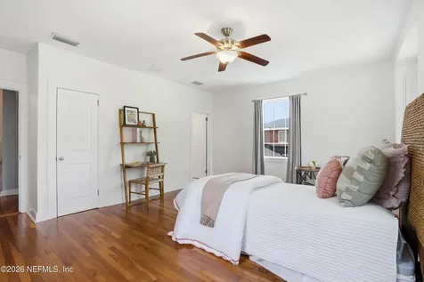 1052 Holly Lane Jacksonville FL 32207
