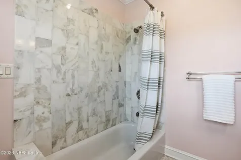 1052 Holly Lane Jacksonville FL 32207