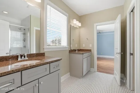 1052 Holly Lane Jacksonville FL 32207
