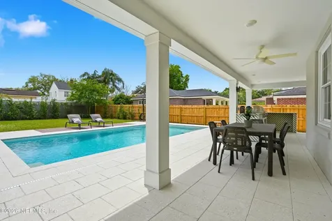 1052 Holly Lane Jacksonville FL 32207