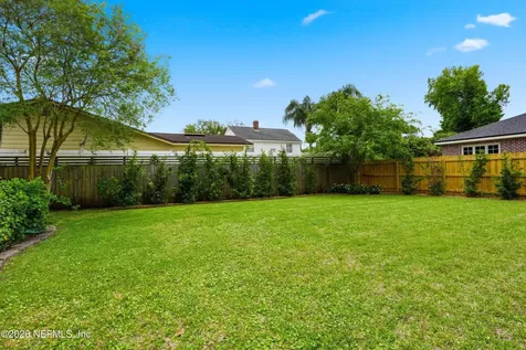 1052 Holly Lane Jacksonville FL 32207
