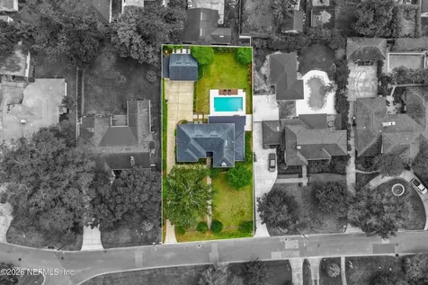 1052 Holly Lane Jacksonville FL 32207