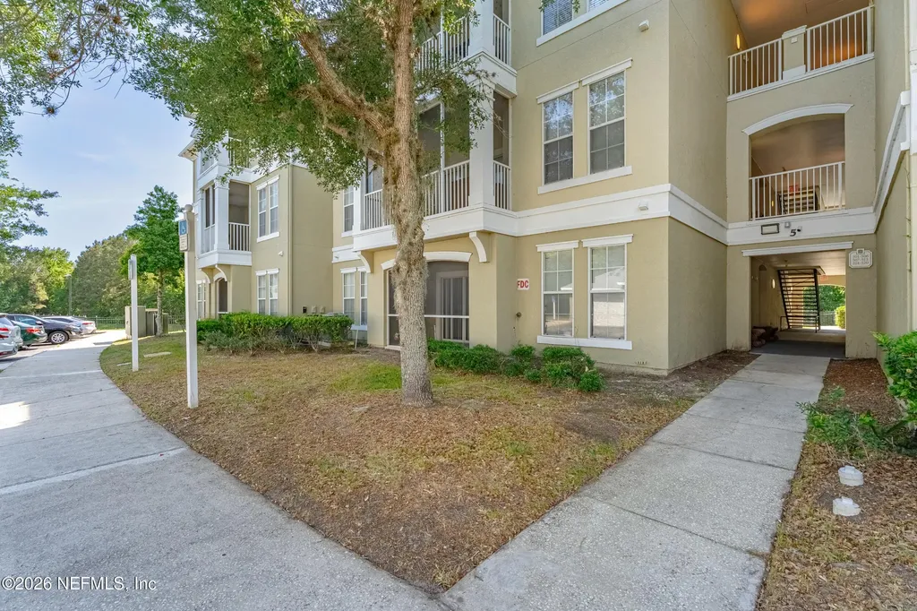 8290 Gate Parkway W Jacksonville FL 32216