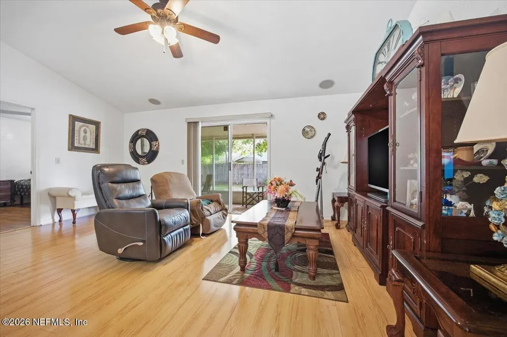 8139 Fieldside Drive W Jacksonville FL 32244
