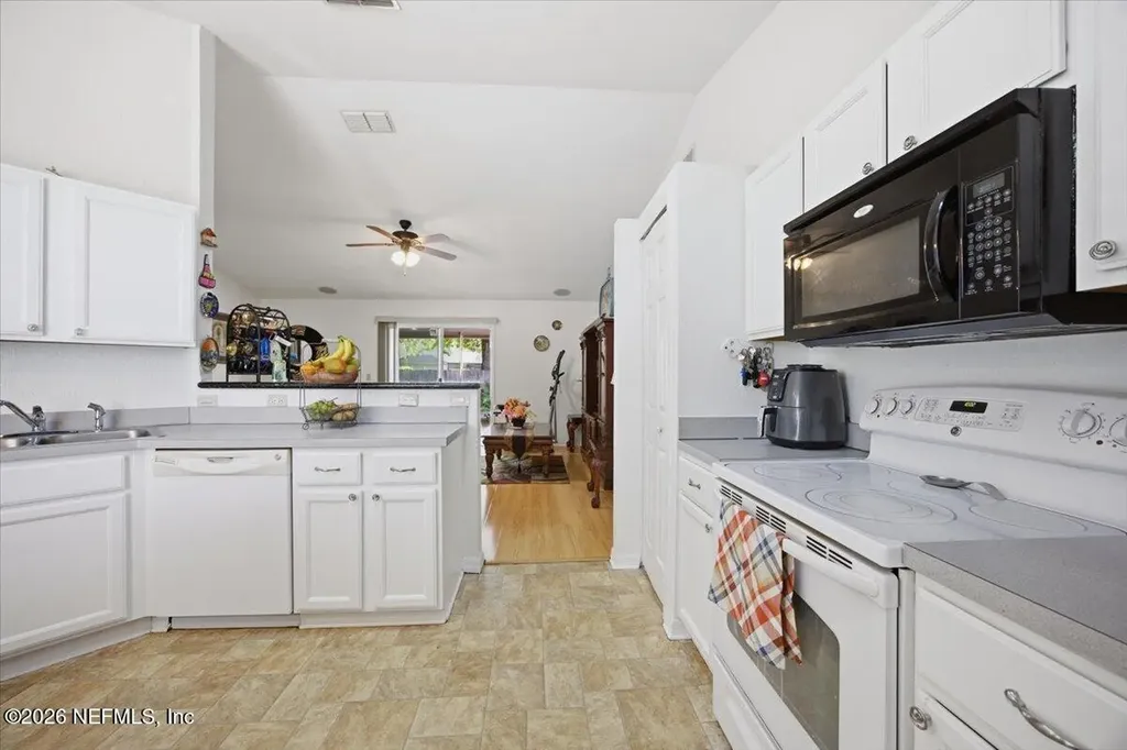 8139 Fieldside Drive W Jacksonville FL 32244