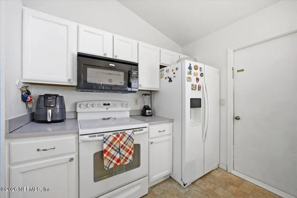 8139 Fieldside Drive W Jacksonville FL 32244