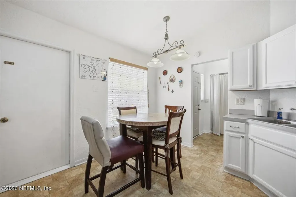8139 Fieldside Drive W Jacksonville FL 32244