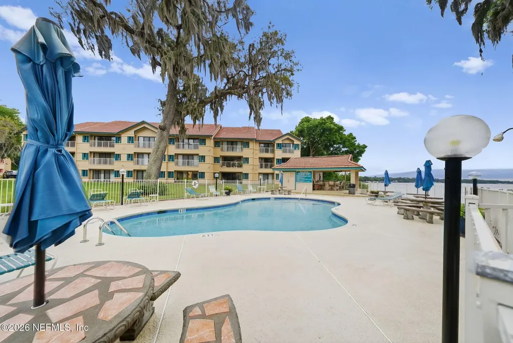 99 Broad River Place Welaka FL 32193