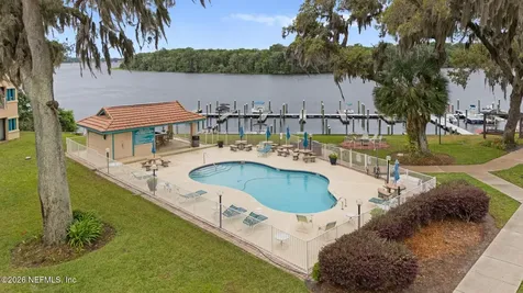 99 Broad River Place Welaka FL 32193