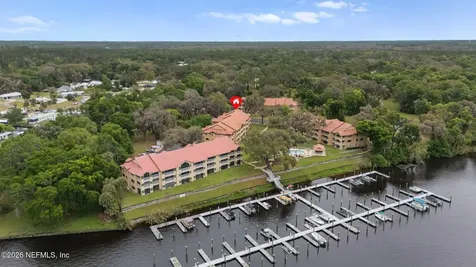 99 Broad River Place Welaka FL 32193