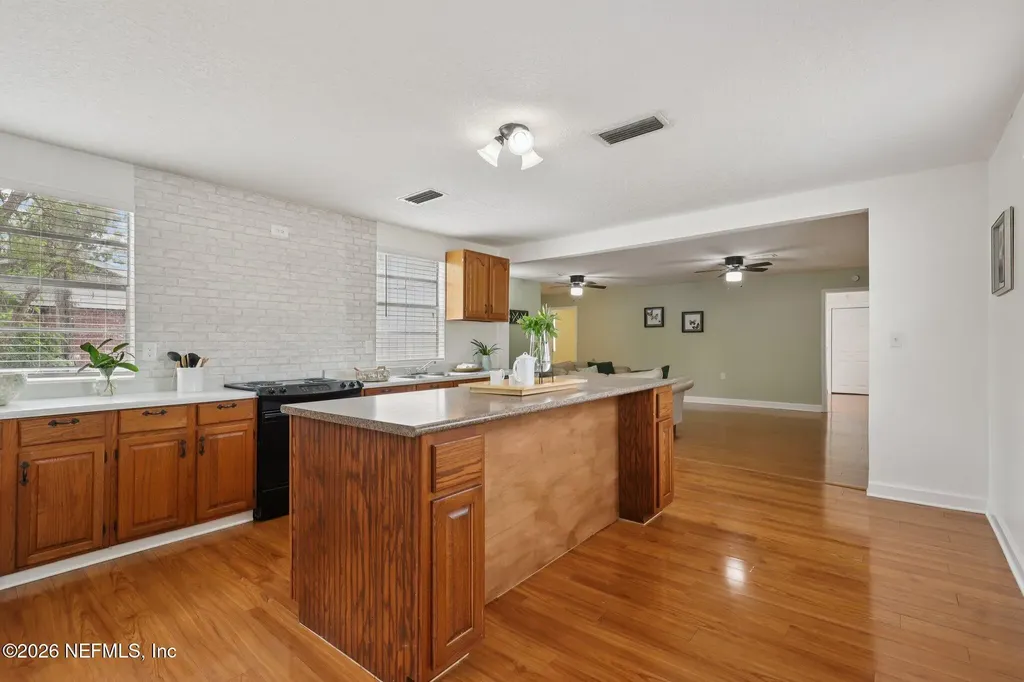 213 Jackson Avenue N Jacksonville FL 32220