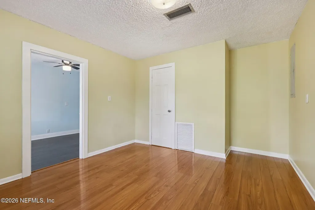 213 Jackson Avenue N Jacksonville FL 32220