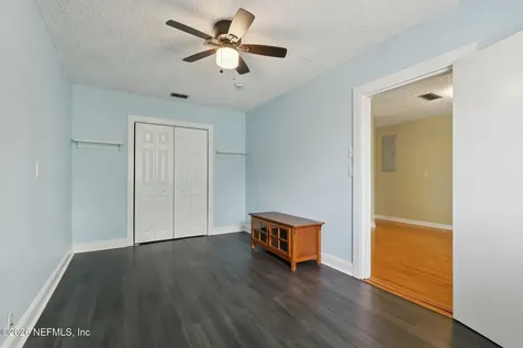 213 Jackson Avenue N Jacksonville FL 32220