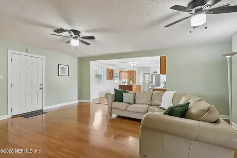 213 Jackson Avenue N Jacksonville FL 32220