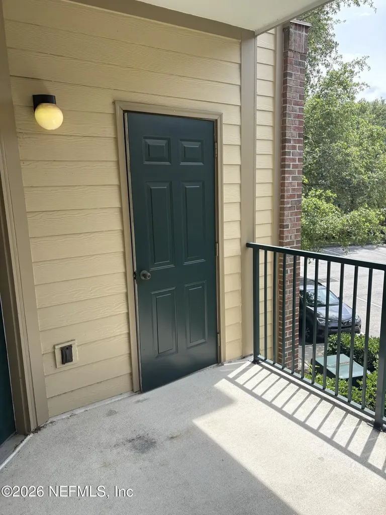 7800 Point Meadows Drive Jacksonville FL 32256