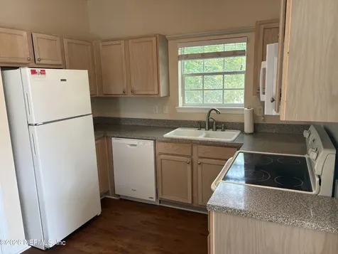 7800 Point Meadows Drive Jacksonville FL 32256