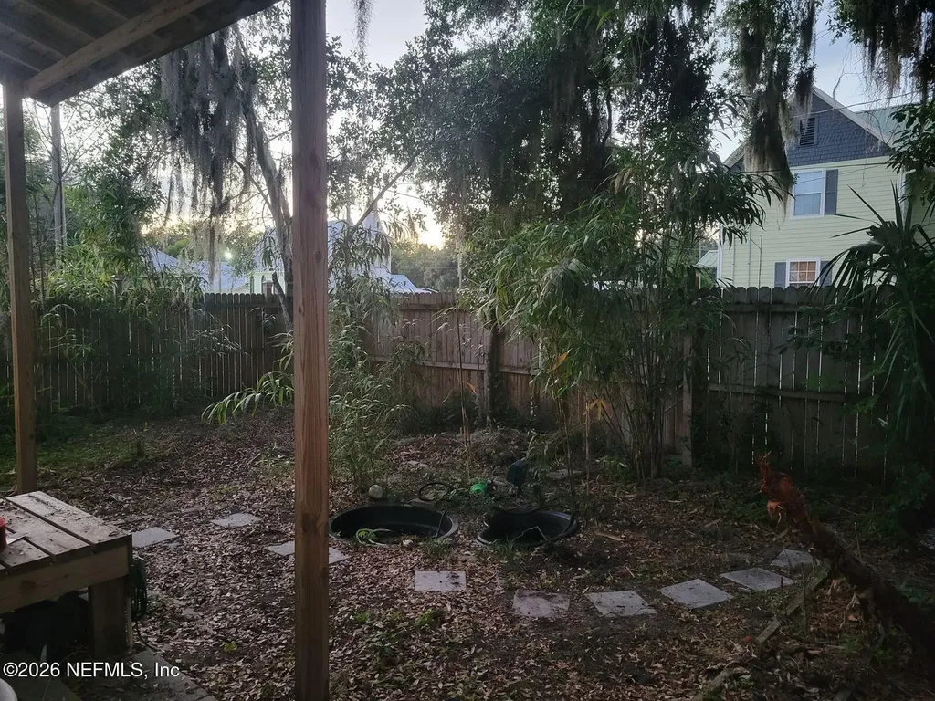 216 N Summit Street Crescent City FL 32112