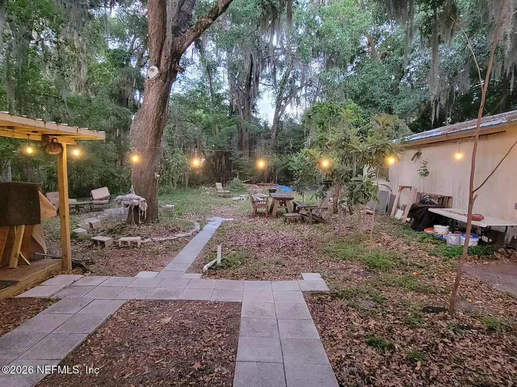 216 N Summit Street Crescent City FL 32112