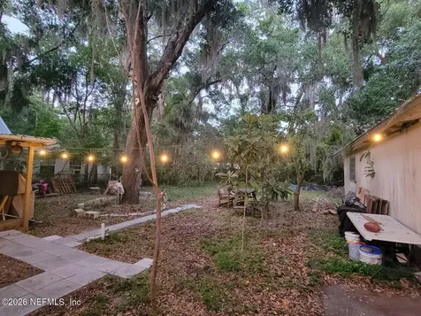 216 N Summit Street Crescent City FL 32112