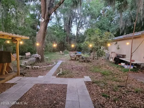 216 N Summit Street Crescent City FL 32112