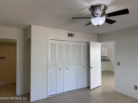 3389 Excalibur Way Jacksonville FL 32223