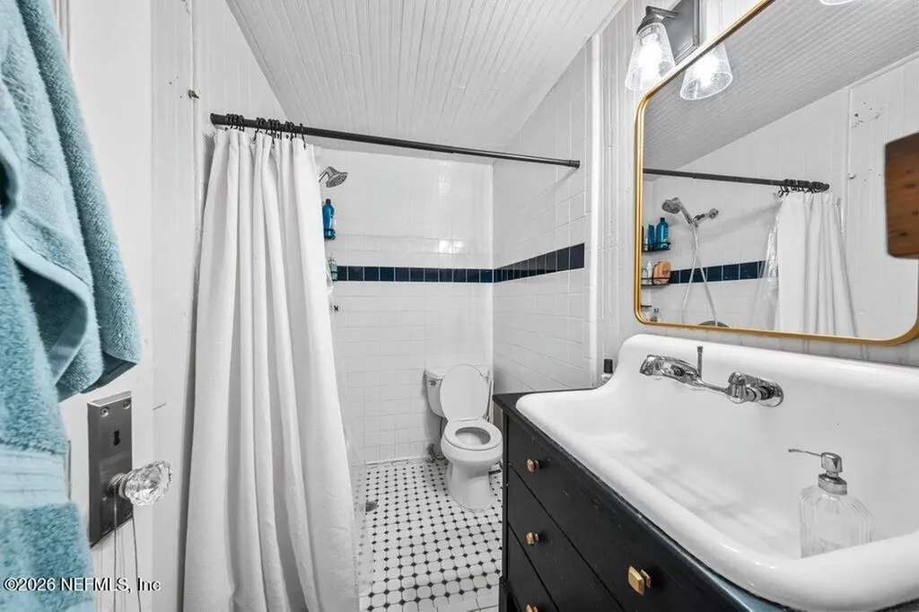 809 2nd Street S Jacksonville Beach FL 32250