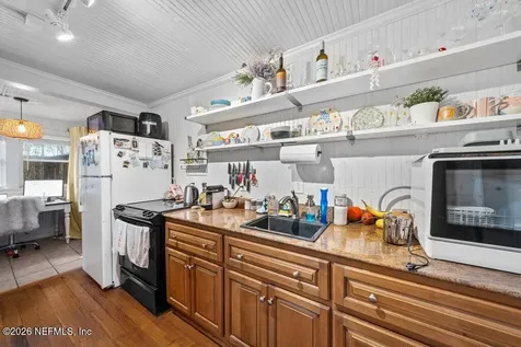 809 2nd Street S Jacksonville Beach FL 32250