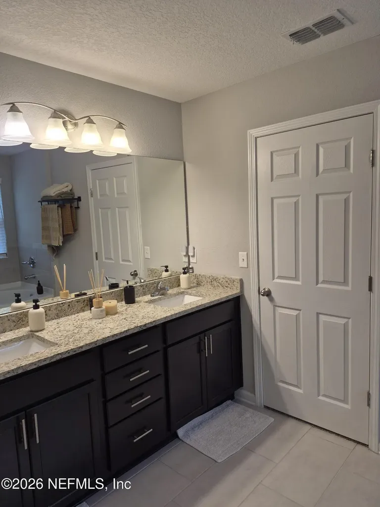 6093 Hyde Park Circle Jacksonville FL 32210