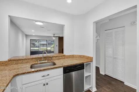 7701 Baymeadows Circle W Jacksonville FL 32256