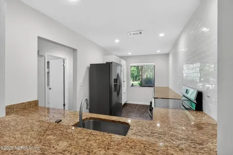 7701 Baymeadows Circle W Jacksonville FL 32256