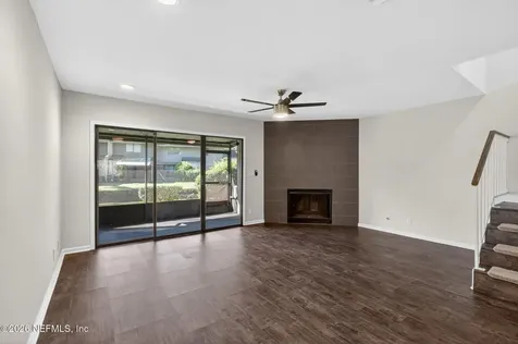 7701 Baymeadows Circle W Jacksonville FL 32256