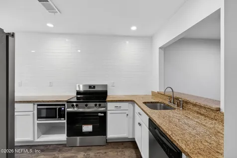 7701 Baymeadows Circle W Jacksonville FL 32256