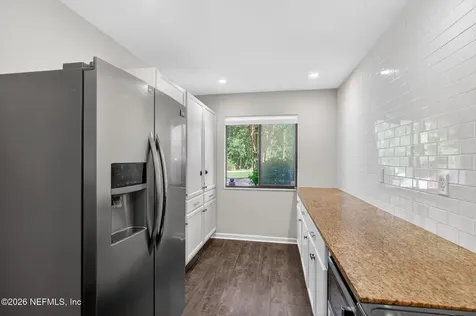 7701 Baymeadows Circle W Jacksonville FL 32256