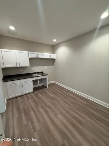 94 Robert Village St. Johns FL 32259