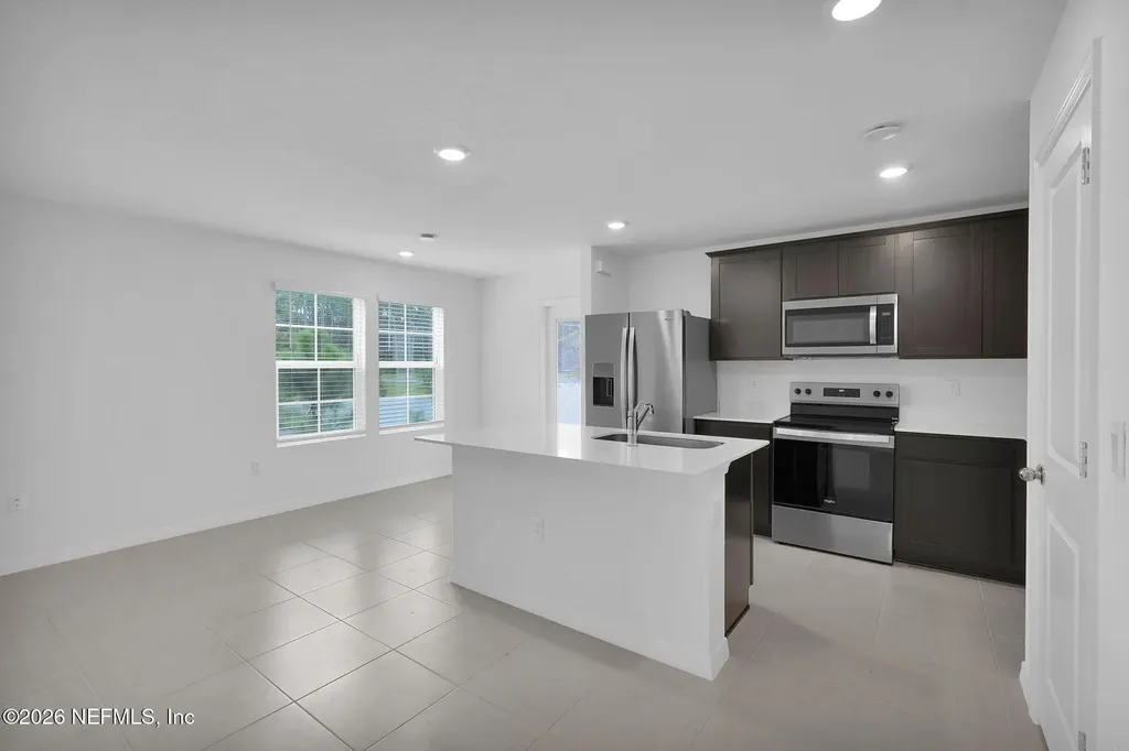 10135 Whistling Pne Court Jacksonville FL 32221