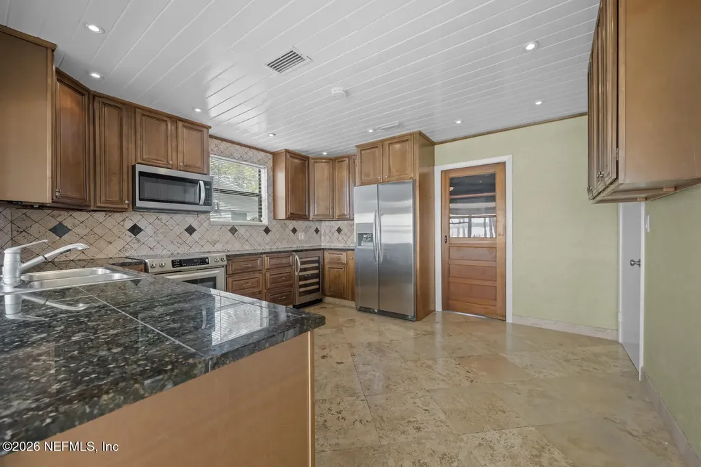 8842 Mckenna Drive Jacksonville FL 32226