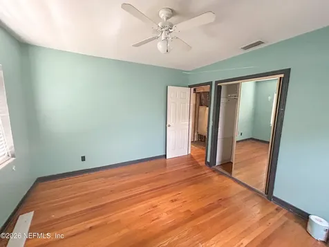 4242 Pinewood Avenue Jacksonville FL 32207