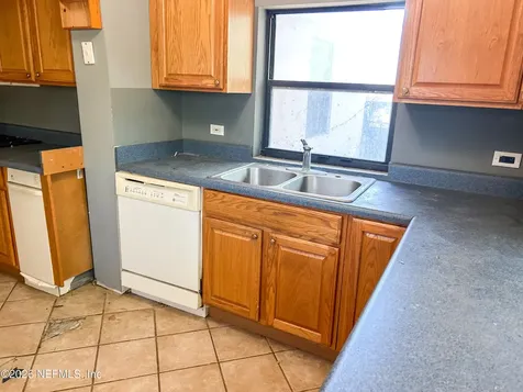 4242 Pinewood Avenue Jacksonville FL 32207