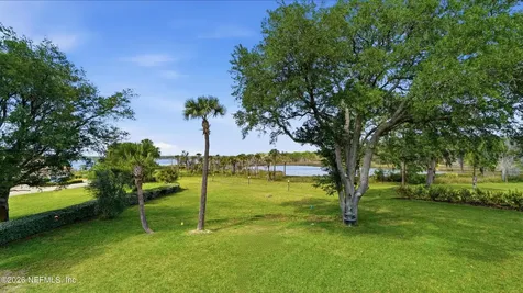 4751 University Boulevard N Jacksonville FL 32277