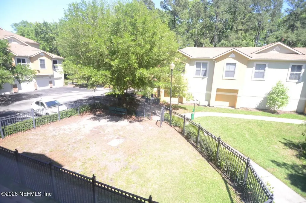 8539 Gate Parkway W Jacksonville FL 32216