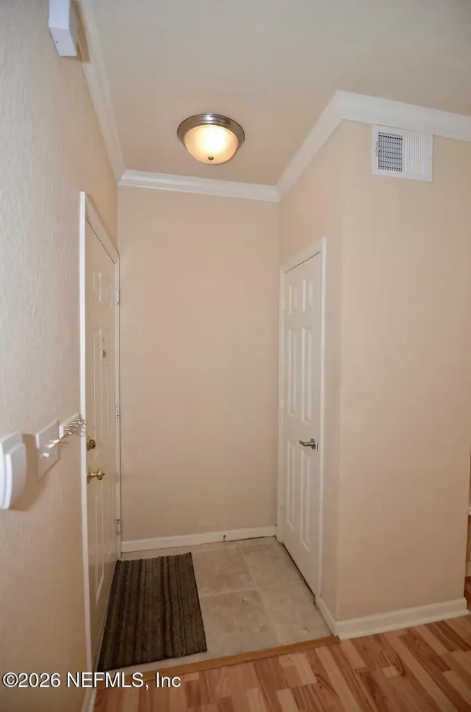 8539 Gate Parkway W Jacksonville FL 32216