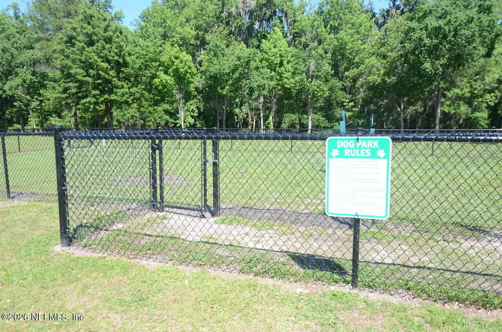 8539 Gate Parkway W Jacksonville FL 32216