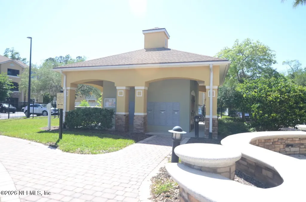 8539 Gate Parkway W Jacksonville FL 32216