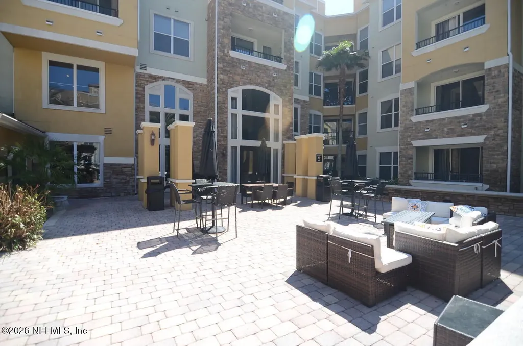 8539 Gate Parkway W Jacksonville FL 32216
