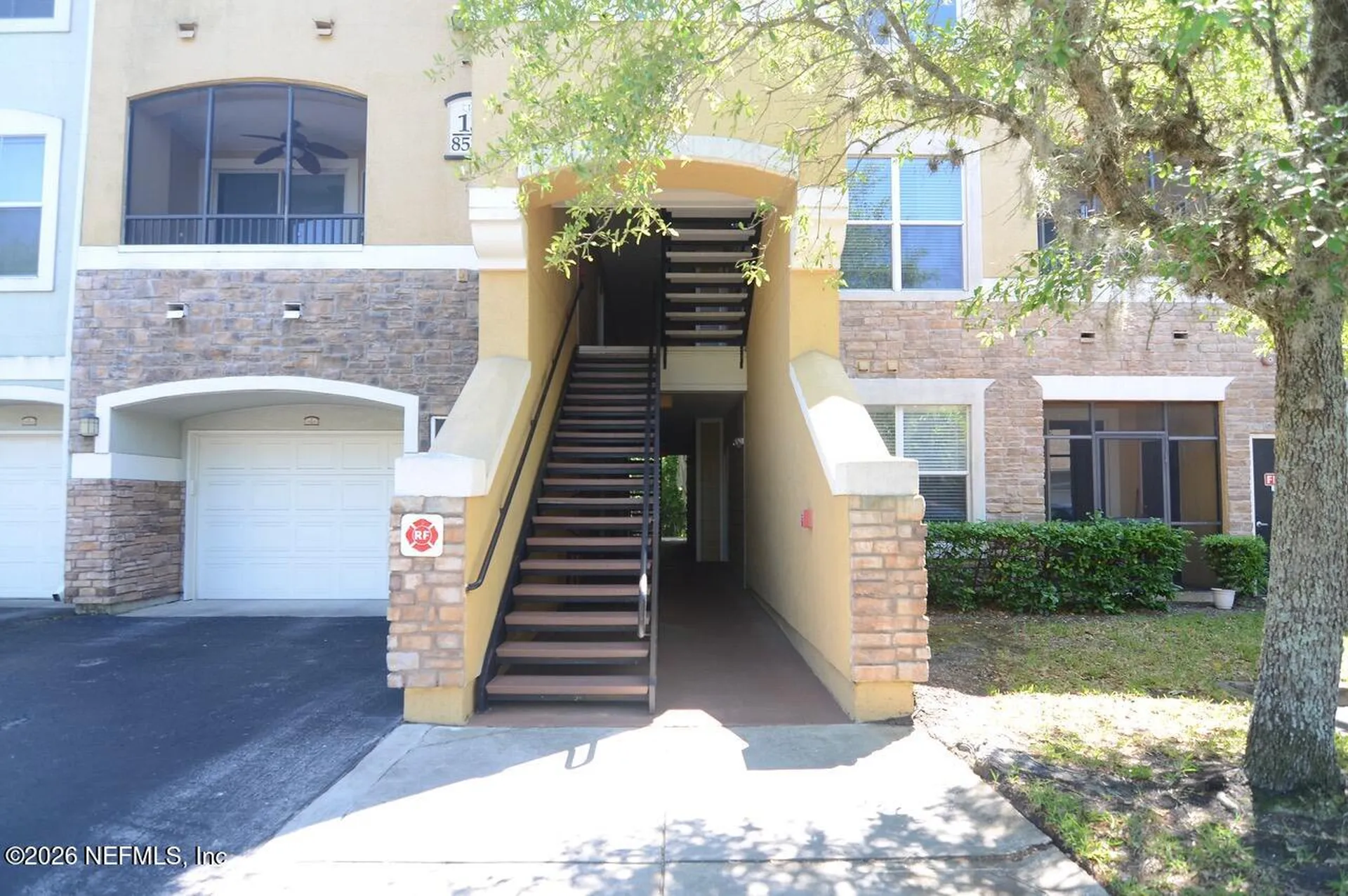 8539 Gate Parkway W Jacksonville FL 32216