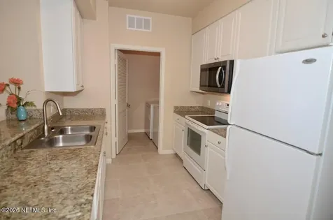 8539 Gate Parkway W Jacksonville FL 32216
