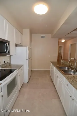 8539 Gate Parkway W Jacksonville FL 32216