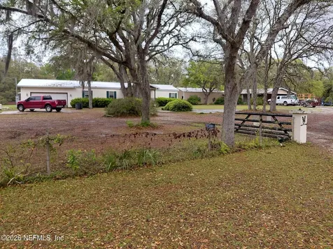 118 Robin Road Pomona Park FL 32181